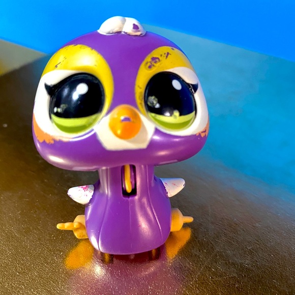 LITTLEST PET SHOP WALKABLE PENGUIN FIGURE APPROX 2.5” - Picture 3 of 7